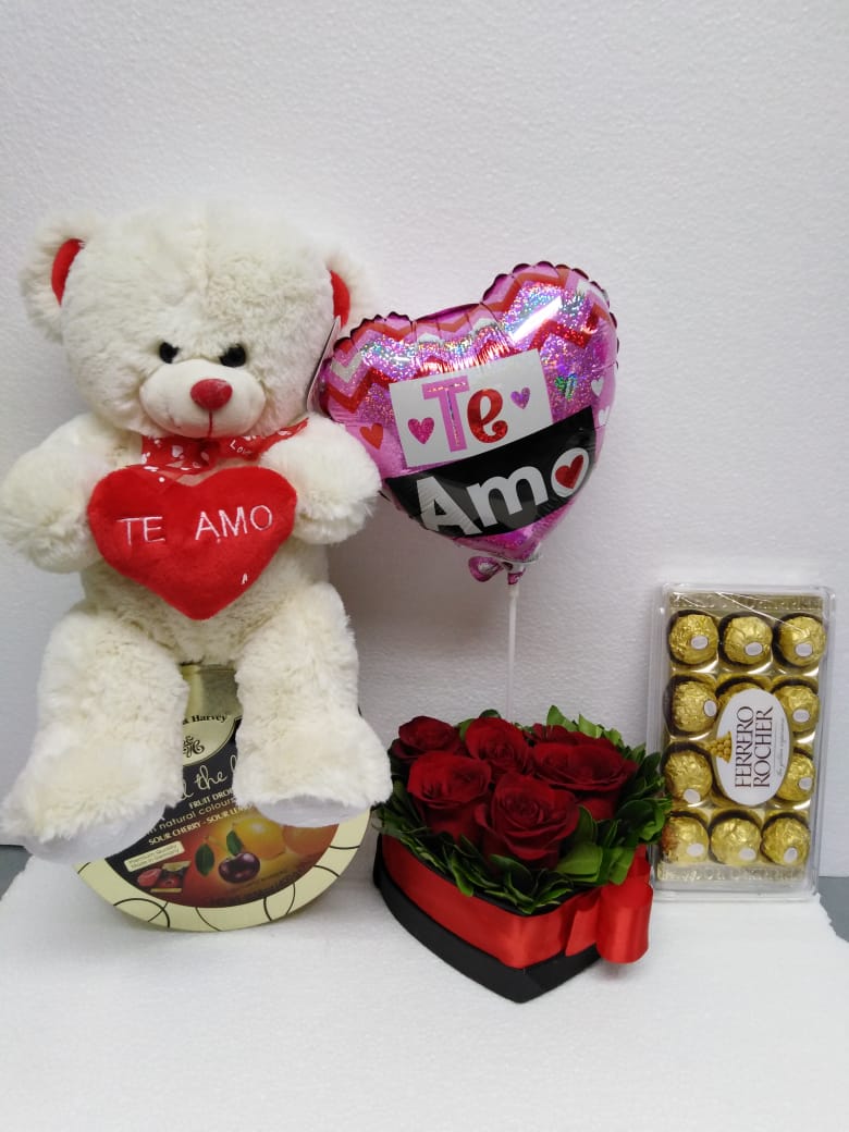 Caja corazón con 6 Rosas más Bombones Ferrero Rocher, Peluche 30 cm, Caramelos Mix y Globito 